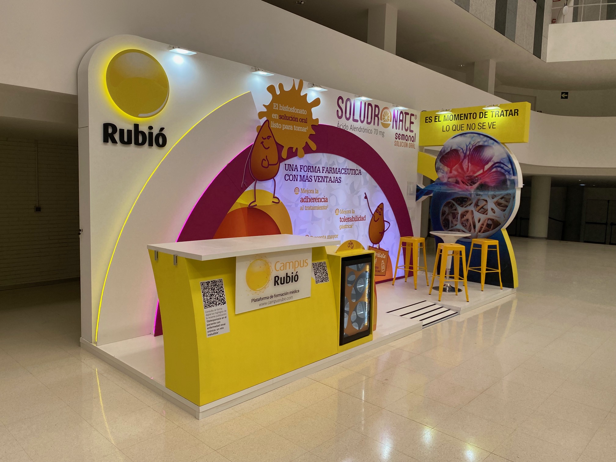 Campaña farmacéutica y stand Campus Rubió por Unical Graphic