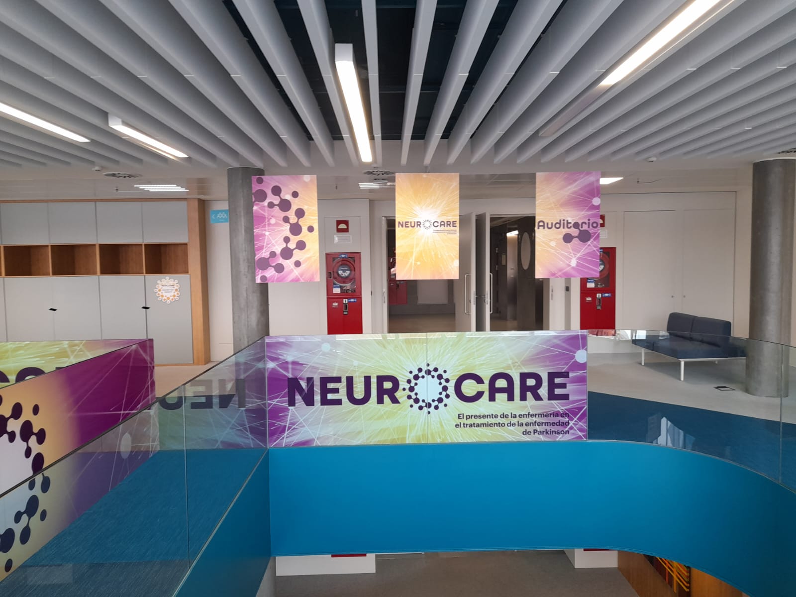 Producción visual para evento corporativo Esteve por Unical Graphic