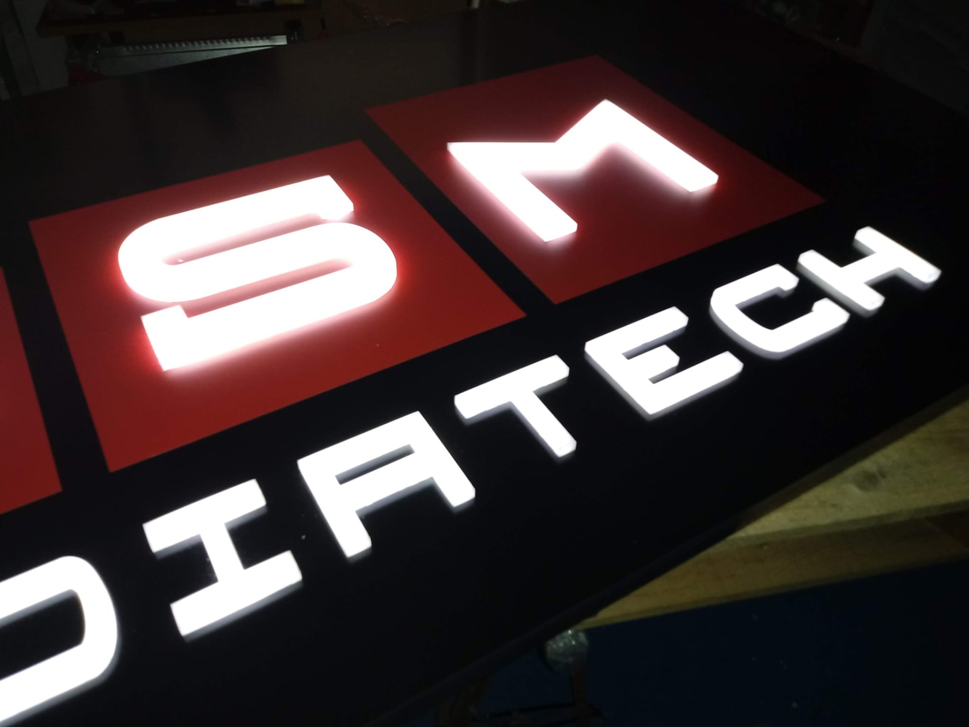 Senyalètica corporativa professional per a oficina