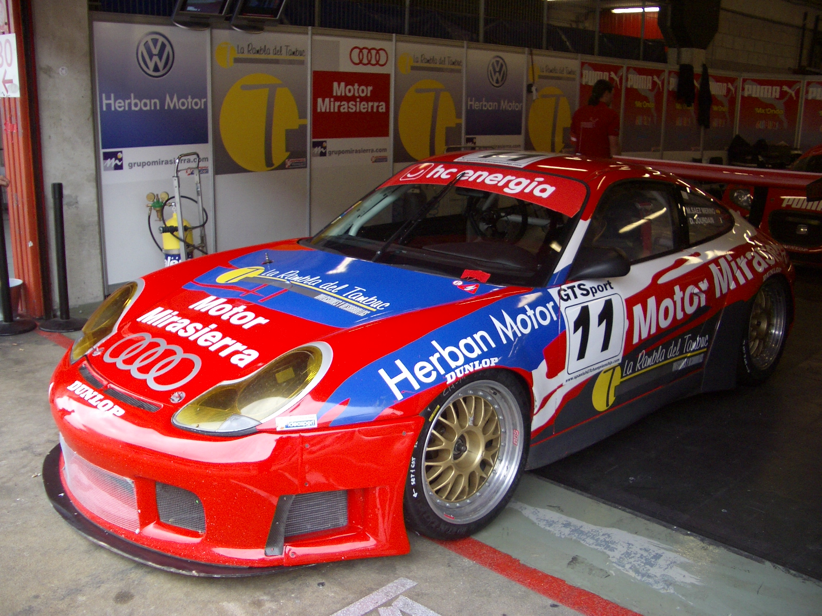 Car wrapping vinilat integral de vehicle esportiu