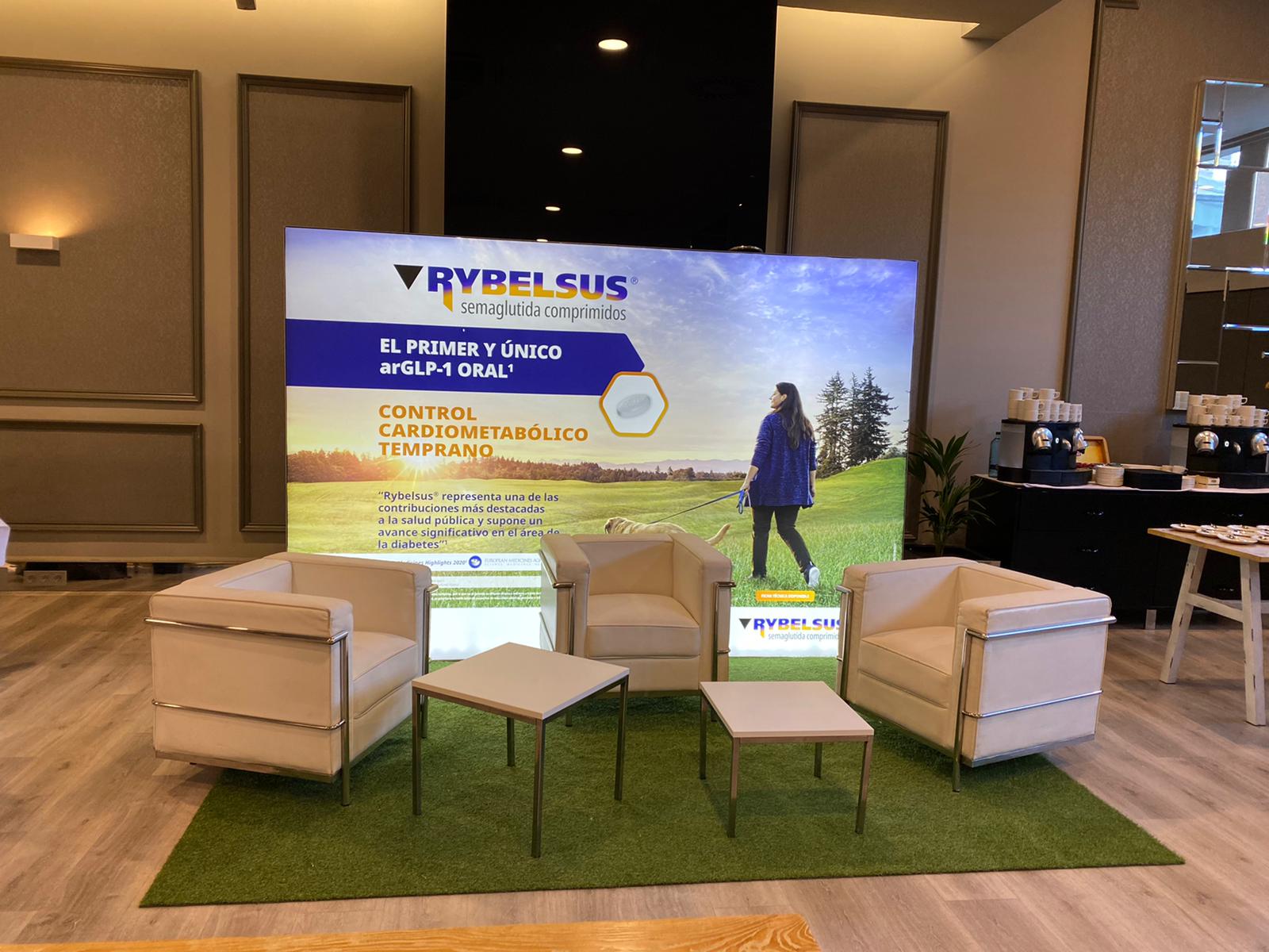 Asics decoración navideña retail